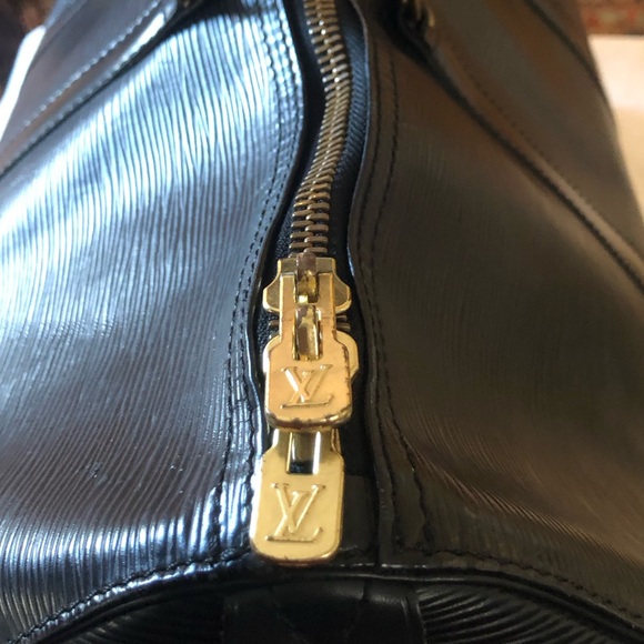 Louis Vuitton Black Epi Leather Keepall 45 - Picture 6 of 13